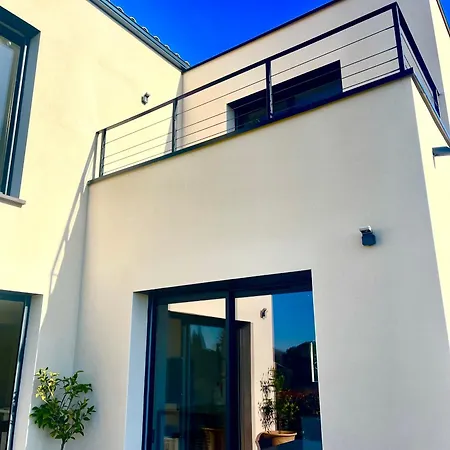 Holiday home Maison Entiere 3 *