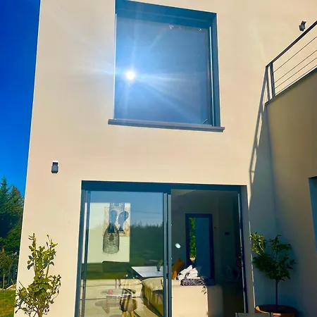 Holiday home Maison Entiere 3 *