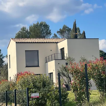 Holiday home Maison Entiere 3 Uzes
